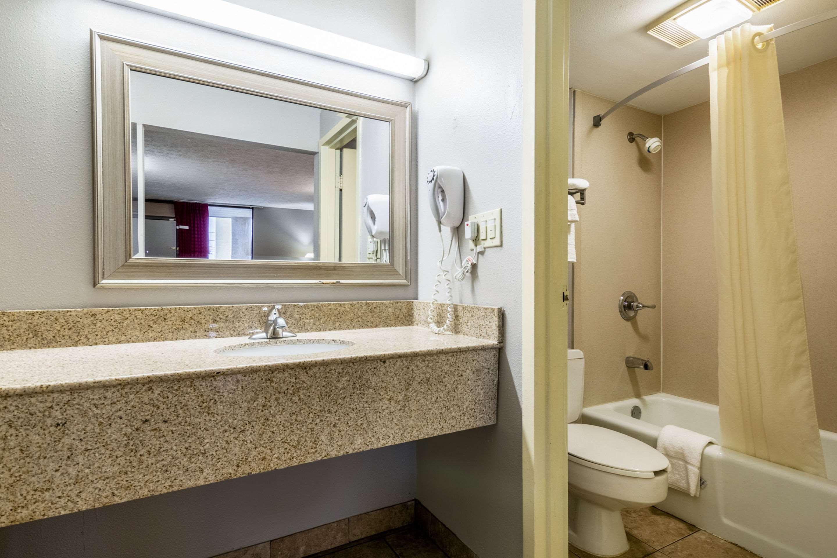Econo Lodge Seymour Εξωτερικό φωτογραφία