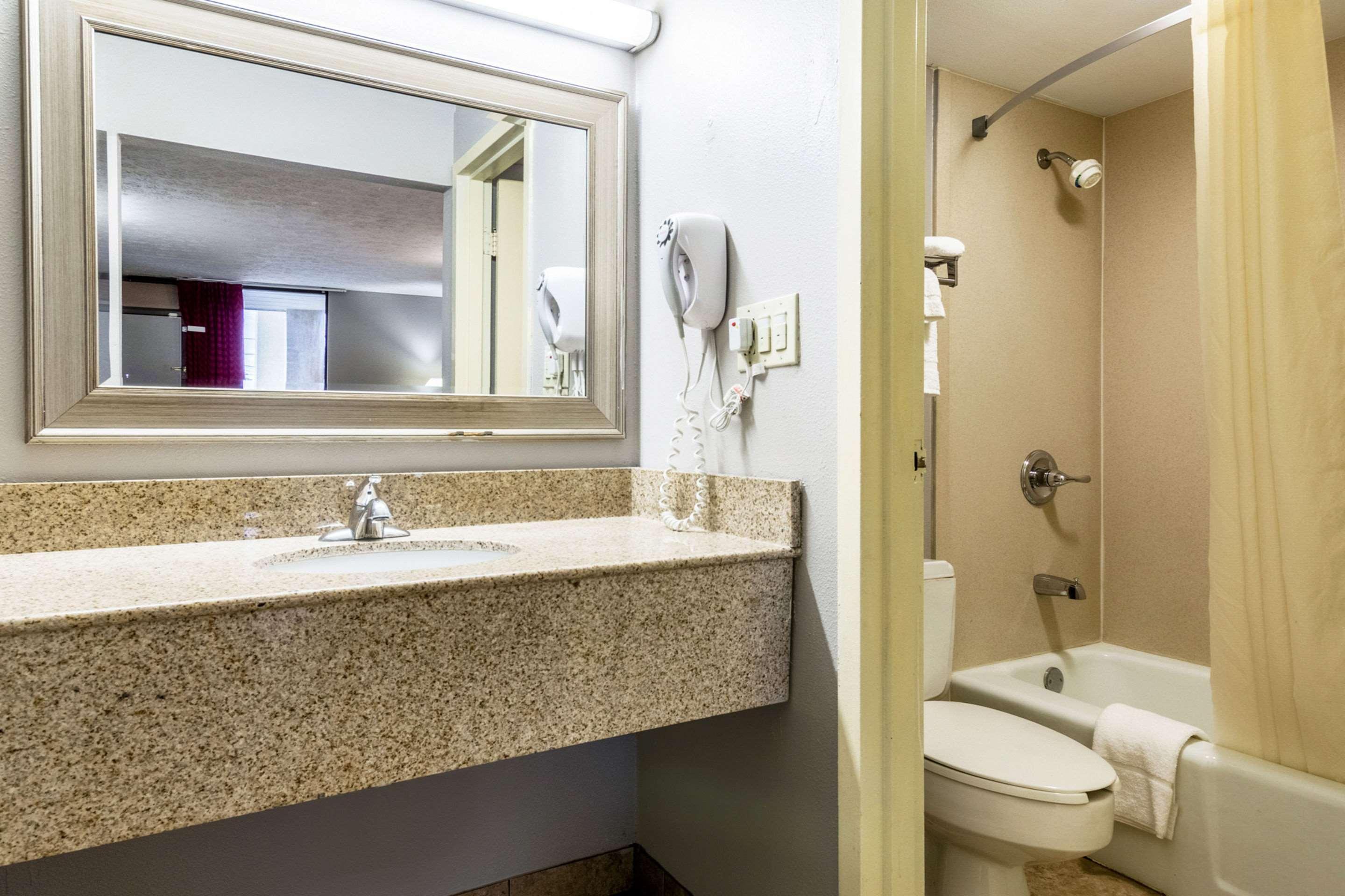 Econo Lodge Seymour Εξωτερικό φωτογραφία